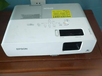 <strong>自己用的投影仪和笔记本电脑，基本全新，低价出售转让</strong>