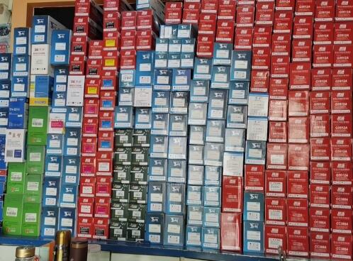 办公耗材各种型号都有。