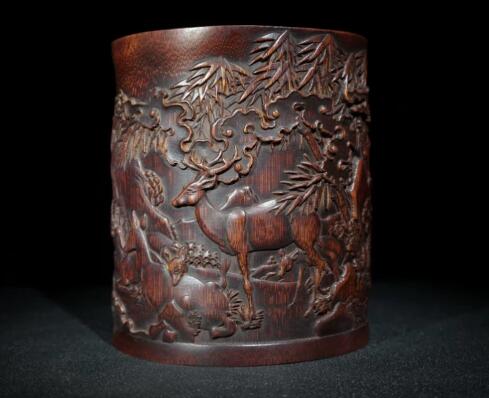 <strong>笔筒，珍藏精品竹雕一路高歌天然竹筒文房四宝用品学生用品 物件完整无损直径约12高16标价为实价不讲价</strong>